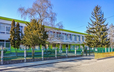 Základná škola Fándlyho 11 v Pezinku