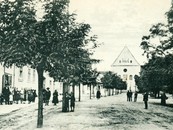 Holubyho ulica (vzadu Kapucínsky kostol), 1. polovica 20. storočia
